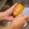 Cozinhar batatas na panela de pressão