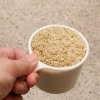 Cozinhar arroz integral em uma panela de arroz
