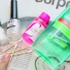 Faça uma impressão de um jornal em suas unhas