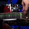 Afinando um violão