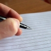 Escrevendo um papel branco