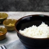 Fazendo arroz frito
