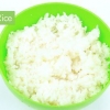 Fazendo arroz frito com frango