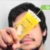 Aplique gel no cabelo