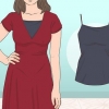 Cobrindo o decote em um vestido elegante