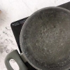 Prepare o macarrão e o queijo kraft