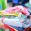 Remova os odores corporais das roupas