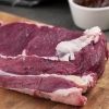 Prepare o bife levemente cozido
