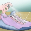 Esticando sapatos de camurça