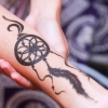 Cuidando de uma tatuagem de henna