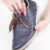 Tirando listras pretas dos sapatos