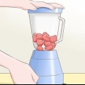 Coletando sementes de morango