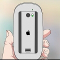Substituindo as baterias em um apple magic mouse