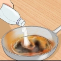 Limpando uma panela endurecida