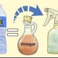 Fazendo uma mistura de vinagre para limpar com