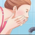 Fazendo uma esfoliação facial simples