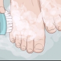 Usando um peeling esfoliante para os pés