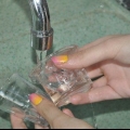 Fazendo uma vela perfumada em uma jarra