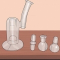 Limpando um bong de vidro