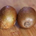 Cortando um kiwi