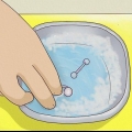 Cuidando de um piercing no umbigo durante a gravidez