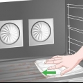 Limpando um forno com vapor