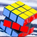 Resolva um cubo mágico