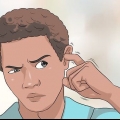 Tratando uma infecção fúngica do canal auditivo