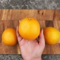 Descasque uma laranja