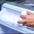 Como cozinhar ovos sem quebrá-los