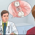 Remover restos de comida da ferida quando o dente do siso foi extraído