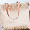 Reconhecer se uma bolsa de grife é real ou falsa