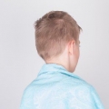 Cortar o cabelo de um menino