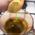 Fazendo xarope para tosse com suco de limão