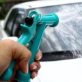 Limpando seu carro com produtos domésticos