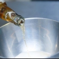 Lave o cabelo com cerveja