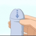 Puxando seu prepúcio para trás sem dor