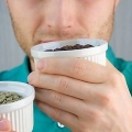 Torrando grãos de café