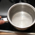 Removendo cola de um piso de madeira
