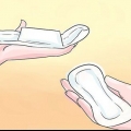 Usando absorventes higiênicos