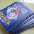 Jogando com cartas de pokémon