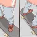 De pé em um skate