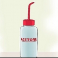 Removendo a tinta spray de um carro