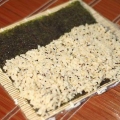 Fazendo rolos de sushi