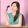 Usando um dispositivo de microagulhamento em casa