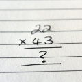 Multiplicar com números de dois dígitos