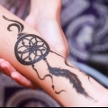 Cuidando de uma tatuagem de henna