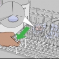 Usando sal em uma máquina de lavar louça