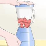 Coletando sementes de morango