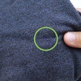 Remova a tinta acrílica da roupa